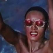 La Vie En Rose 12 Grace Jones MV 1983