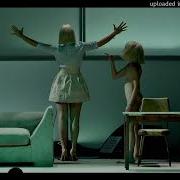 Sia Footprints