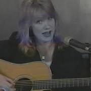 Nancy Wilson Demonstrates The Intro To Crazy On You