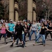 World S Largest Simultaneous Flash Mob Calgary Alberta Canada April 21 2012