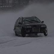 ICE DRIFTING WITH 900 HP BMW E30 AND BMW E46 DIESEL Strängnäs Ice Drift Meet
