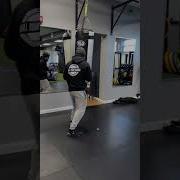 How To Pivot Out With The Heavy Bag Boxing Boxingforbeginners Boxingtraining Boxingdrills
