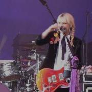 Orianthi In Toronto Getting The Crowd To Participate In SU KM