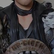 Slideshow Black Heart Models Giger Tribute Bust