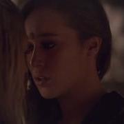 Hands Clexa