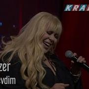 Zerrin Özer Bir Gülü Sevdim Mehmet In Gezegeni