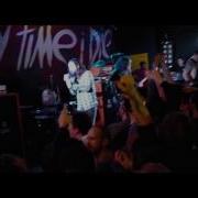 STAGE DIVES AND HIGH FIVES EVERY TIME I DIE LIVE