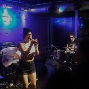 Knower Hanging On