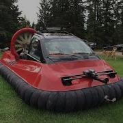 Судно на воздушной подушке на свалке Jeep Toyota и папье маше