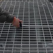 Galvanized Weld Metal Steel Grid Floor Price Catwalk Walkway Serrated Bar Galvanizing Steel Grating
