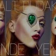 Hande Yener Alt Dudak Yepyeni 2014