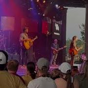 Plain White T S Perform Nostalgic Hit Hey There Delilah At Epcot