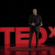 Заявления о миссии в бизнесе в историях в жизни Эндрю Манчини TEDxHobartHighSchool