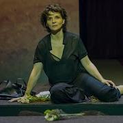 Juliette Binoche Antigone At The Barbican 2015