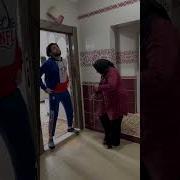 Yaramaz Çocuk İş Başında Shorts