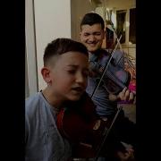 İsmail Kalmış Ve Oğlu Bu Han Garip Yatağı