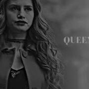 Multifemale Queen