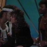 Susanna Hoffs Picks Up Award For Prince