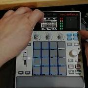 Improv Techno House Jam On MPC Sample