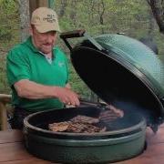 8 Minute Steaks Cooked On The Big Green Egg
