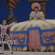 Mother Ginger In George Balanchine S The Nutcracker Pacific Northwest Ballet