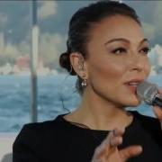 Ziynet Sali Dağınık Yatak Şeffaf Oda