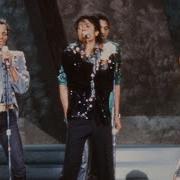 Top 10 Michael Jackson Live Performances That Stunned The World