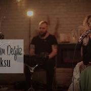 Hanife Gülnaz Gülümse Masum Değiliz Sezen Aksu Cover