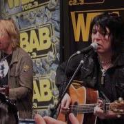 Tom Keifer Performs An Acoustic Version Of SHAKE ME