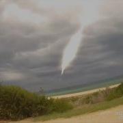 Dangerously Close Meteor Strikes Australian Beach