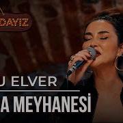 Ebru Elver Agora Meyhanesi Masadayız