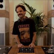 C Ru Z Radio Café Croissant Paris March 2026