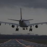 Full HD LH A340 300 Crosswind Approach Hamburg