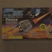 Игрушечный фазер Star Trek The Next Generation от Playmates 1992 год