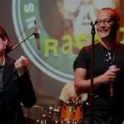 Nilüfer Rashit Uzak Dur Ateşimden Live Performance