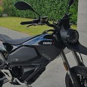 Fast Charging ZERO FXE Motorcycle