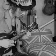 Weber Fine Acoustic Instruments Eva Holbrook With Soprano Mandolin