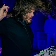 Tommy Trash Feat JHart Wake The Giant