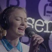 Astrid S Paper Thin Live