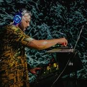Monument X Mostra W Nertia