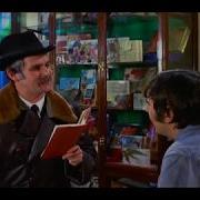 Monty Python Hungarian Phrasebook My Hovercraft Is Full Of Eels 1971 1080p HD