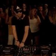 H O S H Drops SLOK S The Trip During His Boiler Room Set In Tulum January 2015
