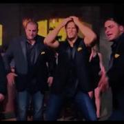 Pitch Perfect 2 The Scenes With The Green Bay Packers Matthews TJ Lang Bootylicious Riff Off