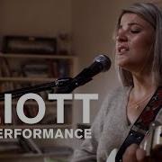 Eliott Special Live Performance