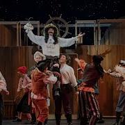 Hook S Waltz Ovation Justin Lee