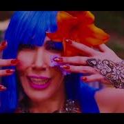 Hande Yener Alt Dudak