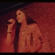 Adore Delano 3 Flowers Live In London