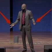 4 Essential Body Language Tips From A World Champion Public Speaker