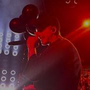 NF LEAVE ME ALONE LIVE CLOUDS TOUR