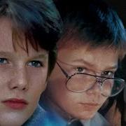 TRÁILER EN V O DE LA PELÍCULA EXPLORADORES 1985 DE JOE DANTE Tráiler Explorers JoeDante
